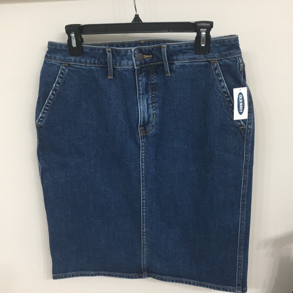 Old Navy Dresses & Skirts - Old Navy denim skirt, size 10, 22” Length